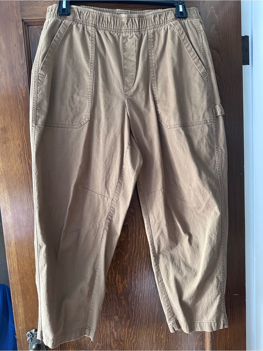 Old Navy Women’ Tan Elastic-Waist Barrel Cargo Pants